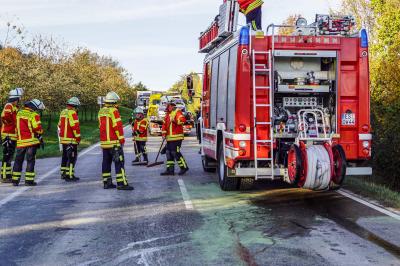 Owen: Frontalkollision zwischen zwei Pkws mit Verletzten